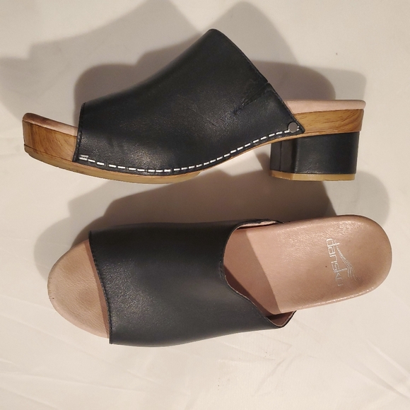 clarks ladies tan sandals